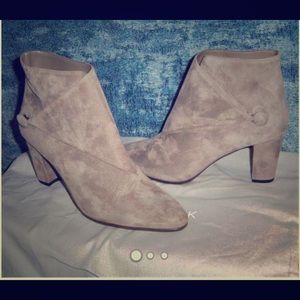 Authentic Manolo Blahnik Diaz Genuine Suede Bootie